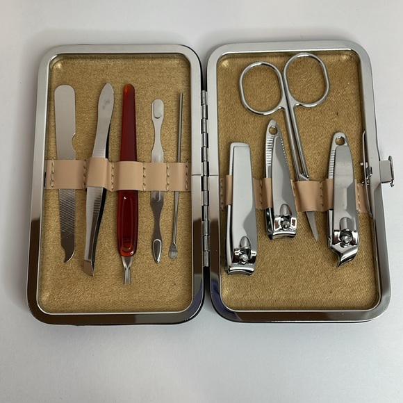 9 Piece Manicure Set with Brown and Gold Case - Picture 3 of 3